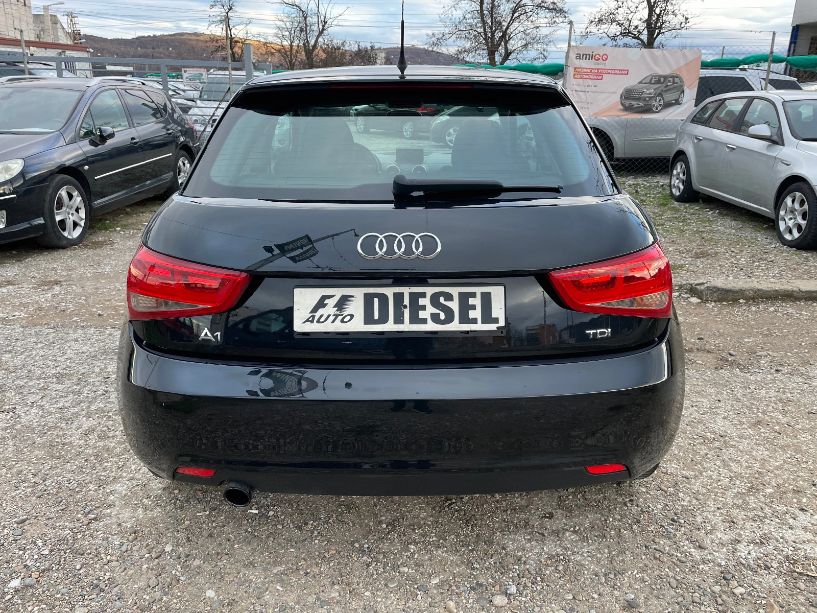 Audi A1 1.6TDI-NAVI-S-LINE - изображение 2