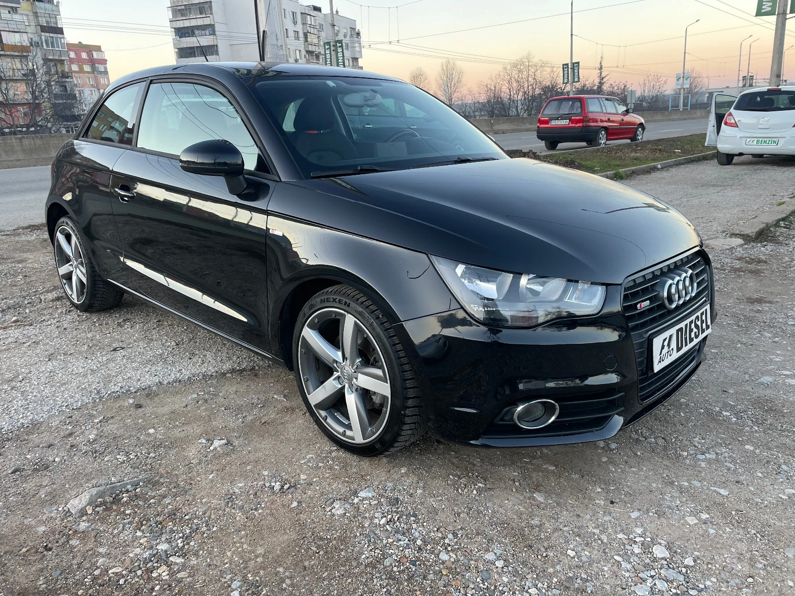 Audi A1 1.6TDI-NAVI-S-LINE - изображение 6