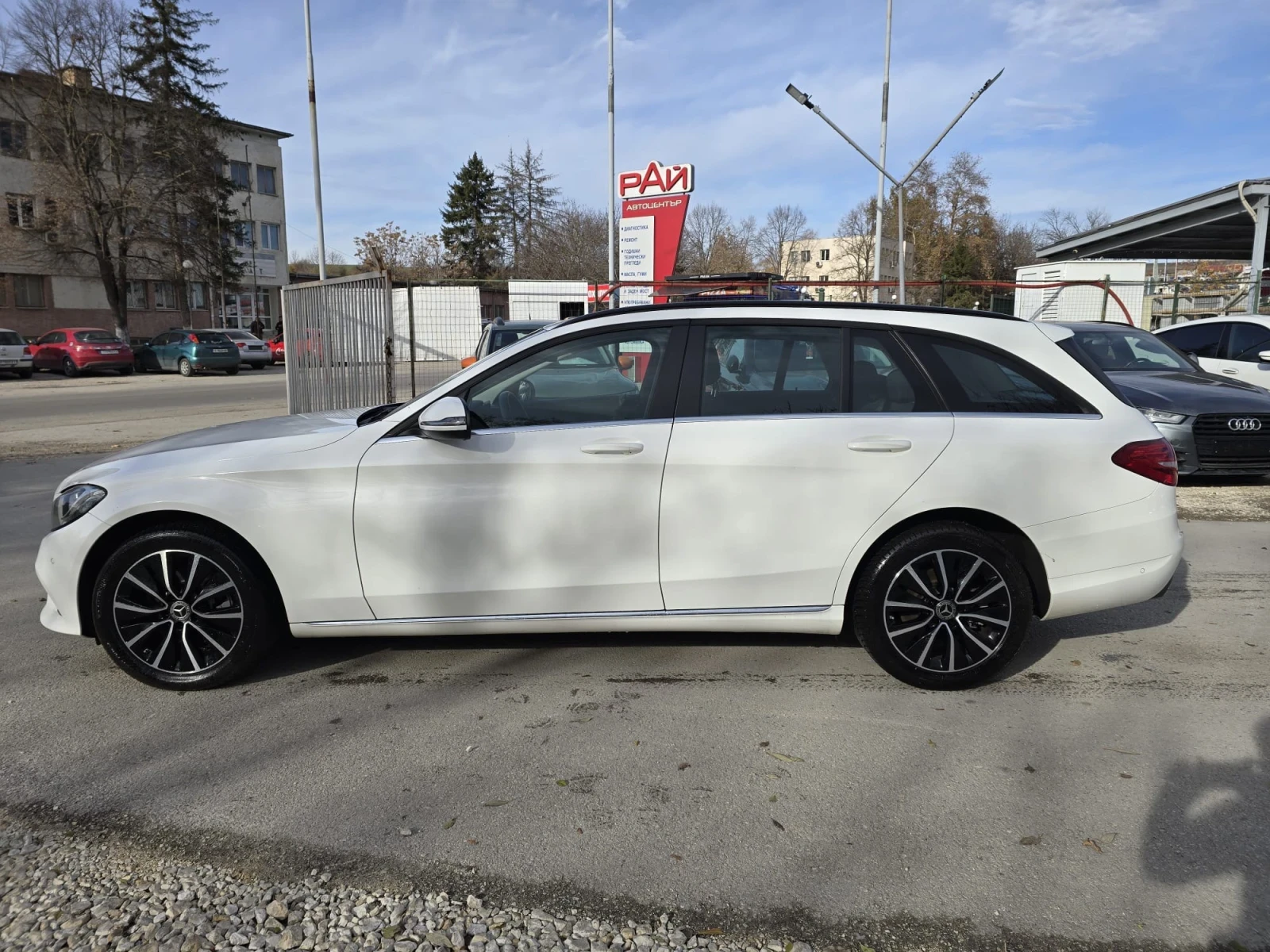 Mercedes-Benz C 220 4matic 194k.c. Facelift Топ състояние - изображение 4