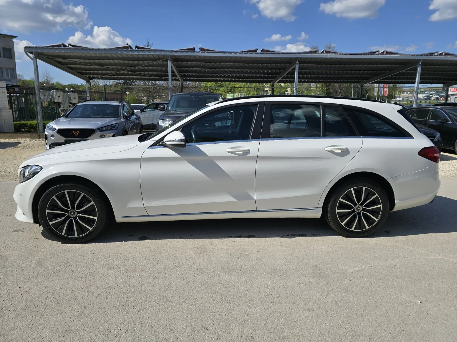 Mercedes-Benz C 220 4matic 194k.c. Facelift Топ състояние - изображение 7
