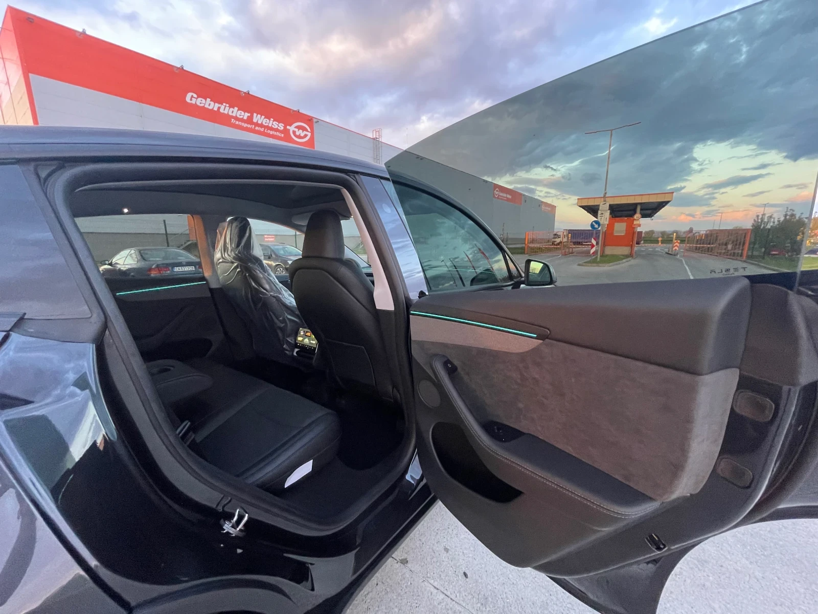 Tesla Model Y LONG RANGE  | Mobile.bg   14