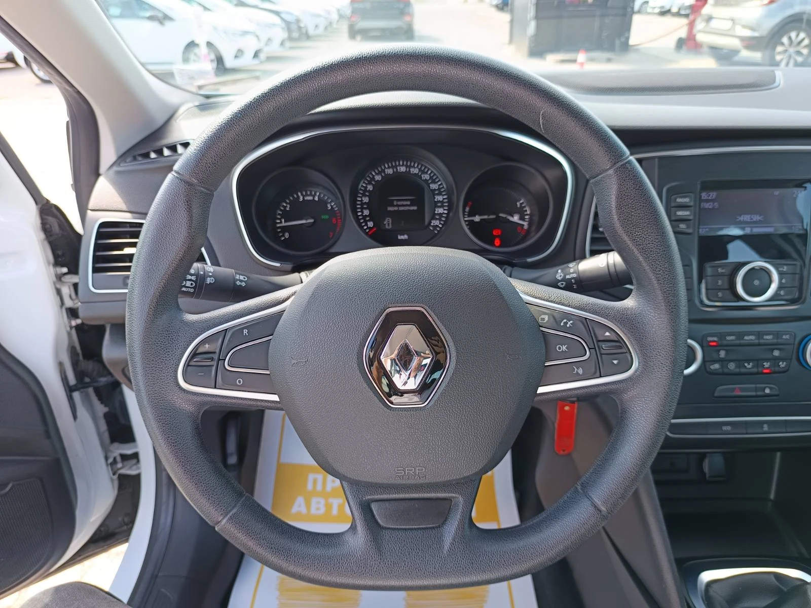 Renault Megane 1.3TCe 140 к.с./Life - изображение 10
