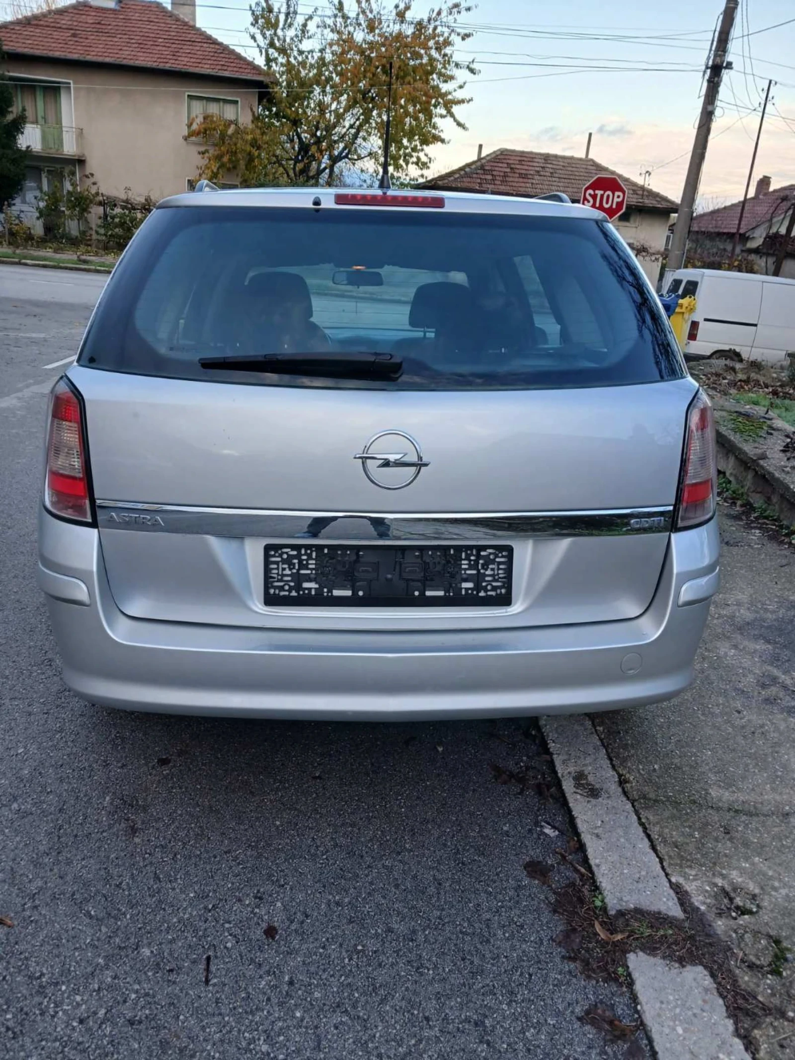 Opel Astra Топ състояние!!!1.3 CDTI Всички екстри  - изображение 4