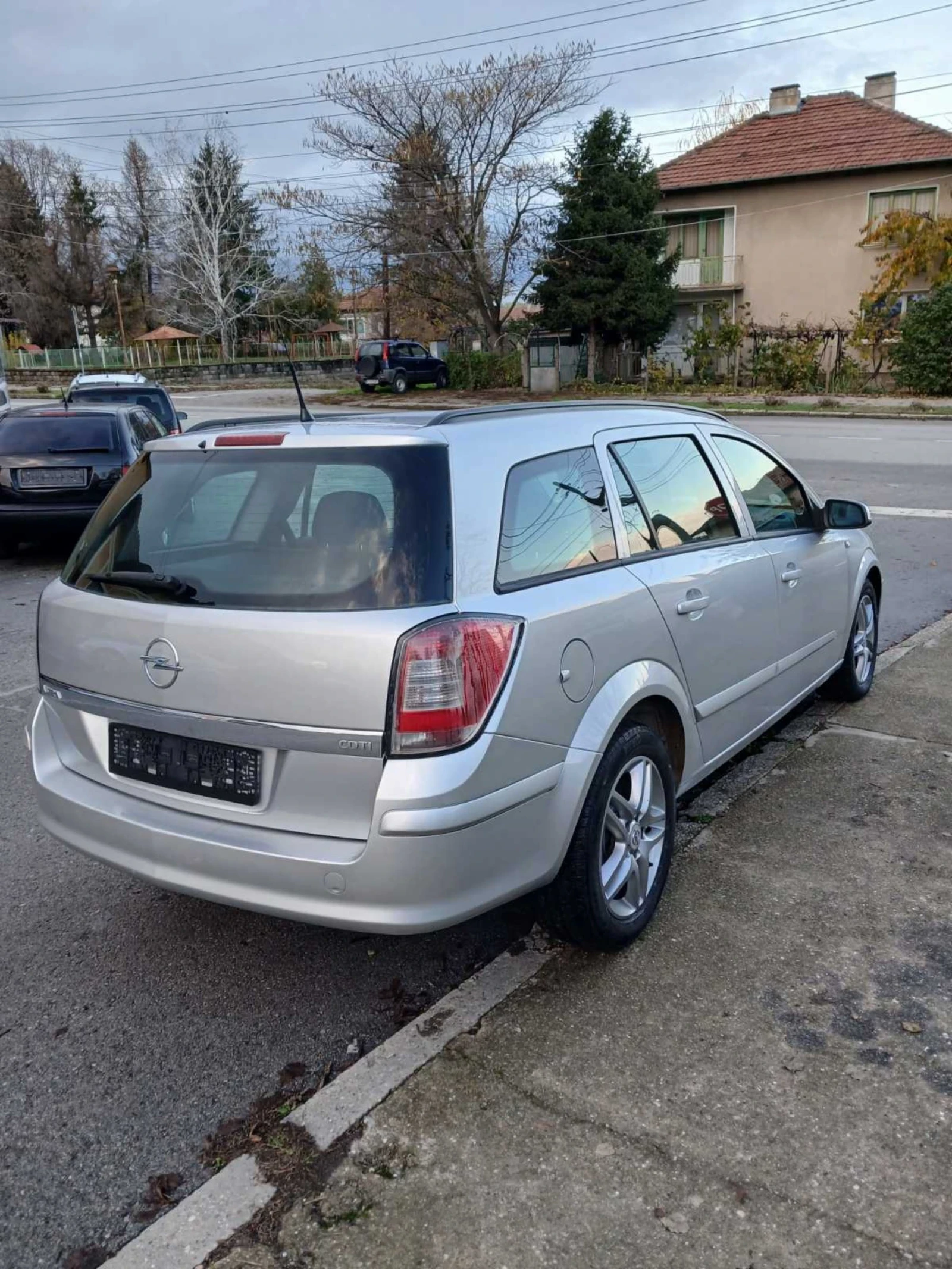 Opel Astra Топ състояние!!!1.3 CDTI Всички екстри  - изображение 3