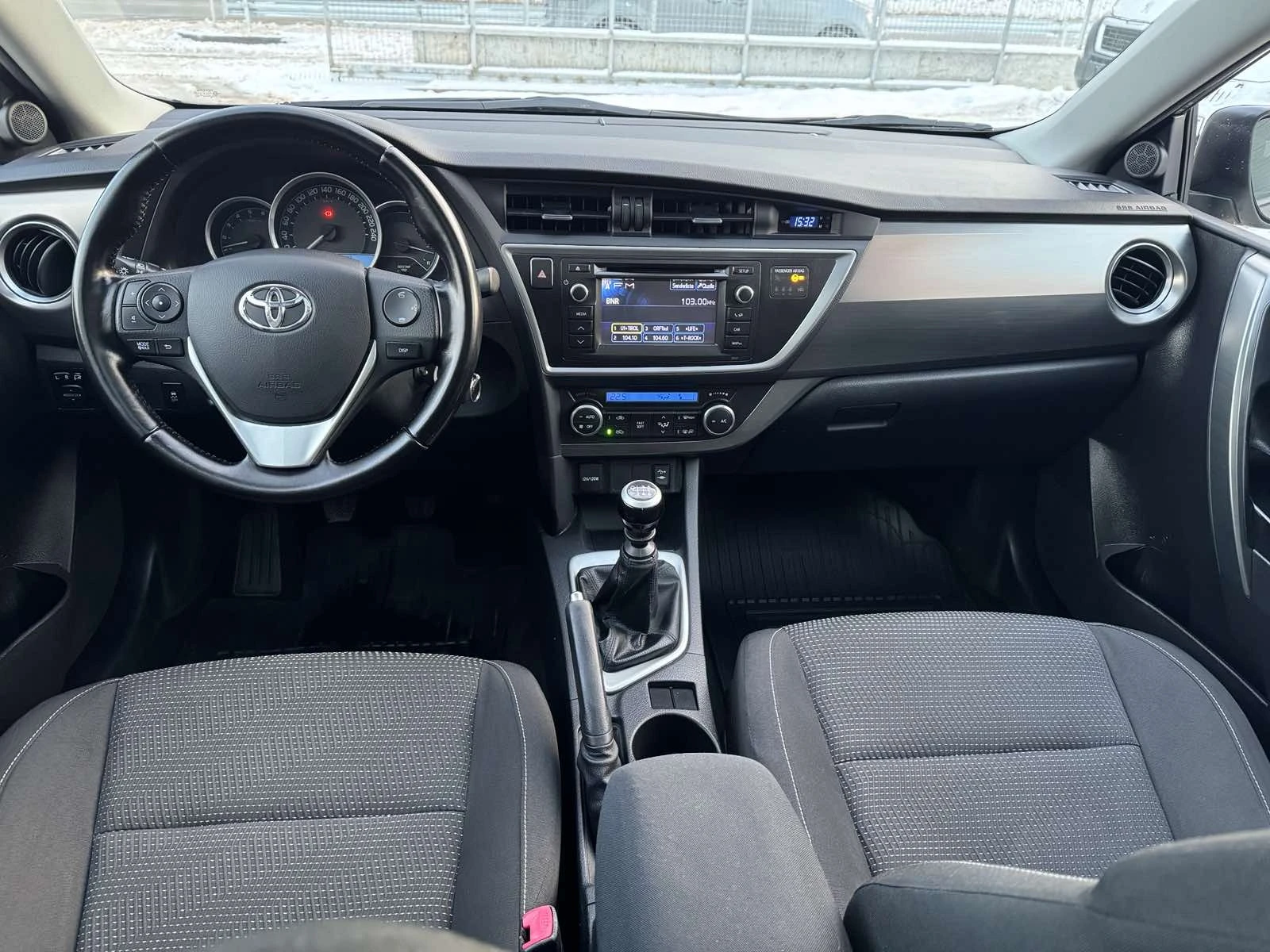 Toyota Auris 1.4D4D* PANORAMA* 95000km* LED | Mobile.bg � ����������� 16