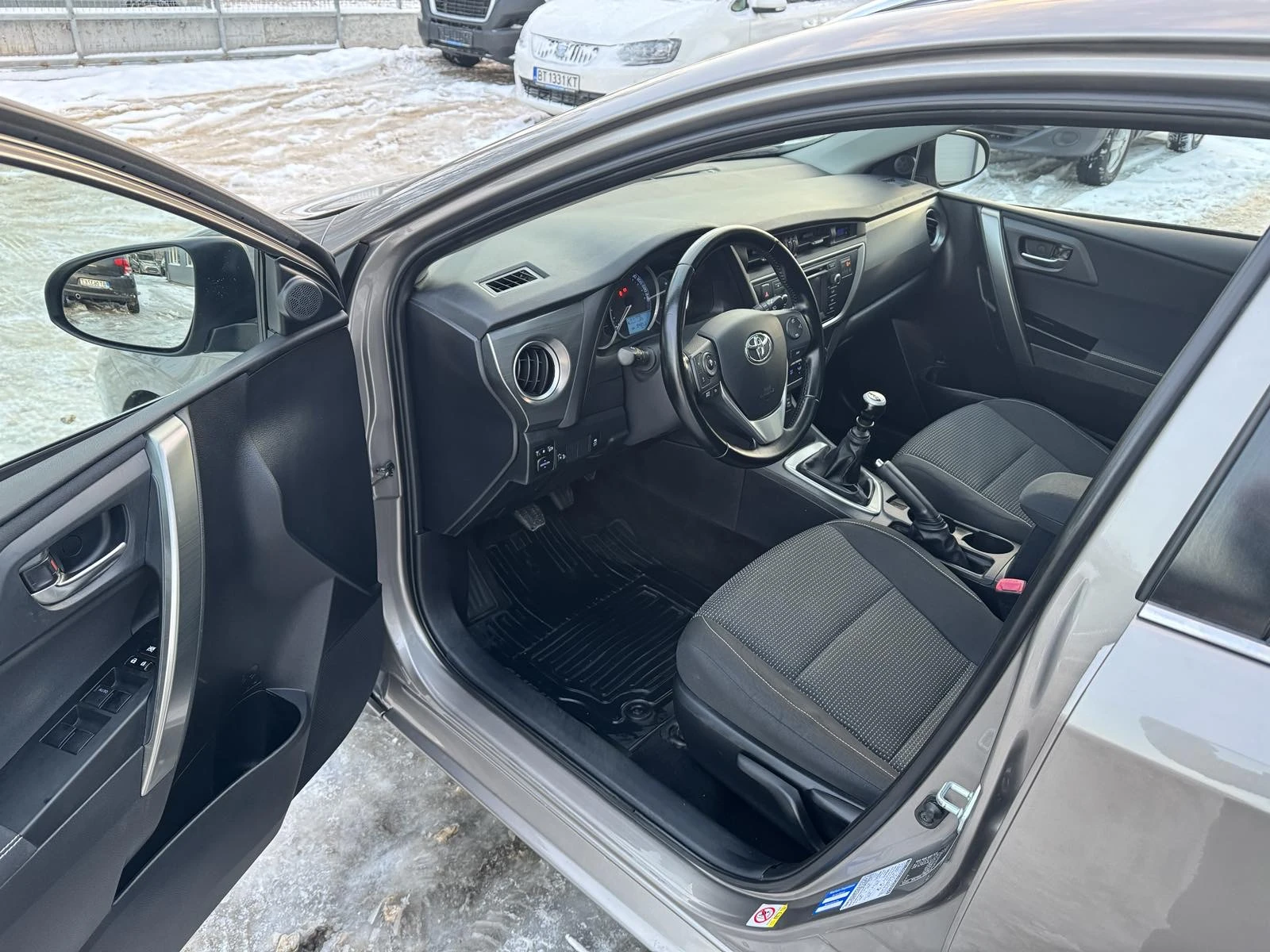 Toyota Auris 1.4D4D* PANORAMA* 95000km* LED | Mobile.bg � ����������� 13