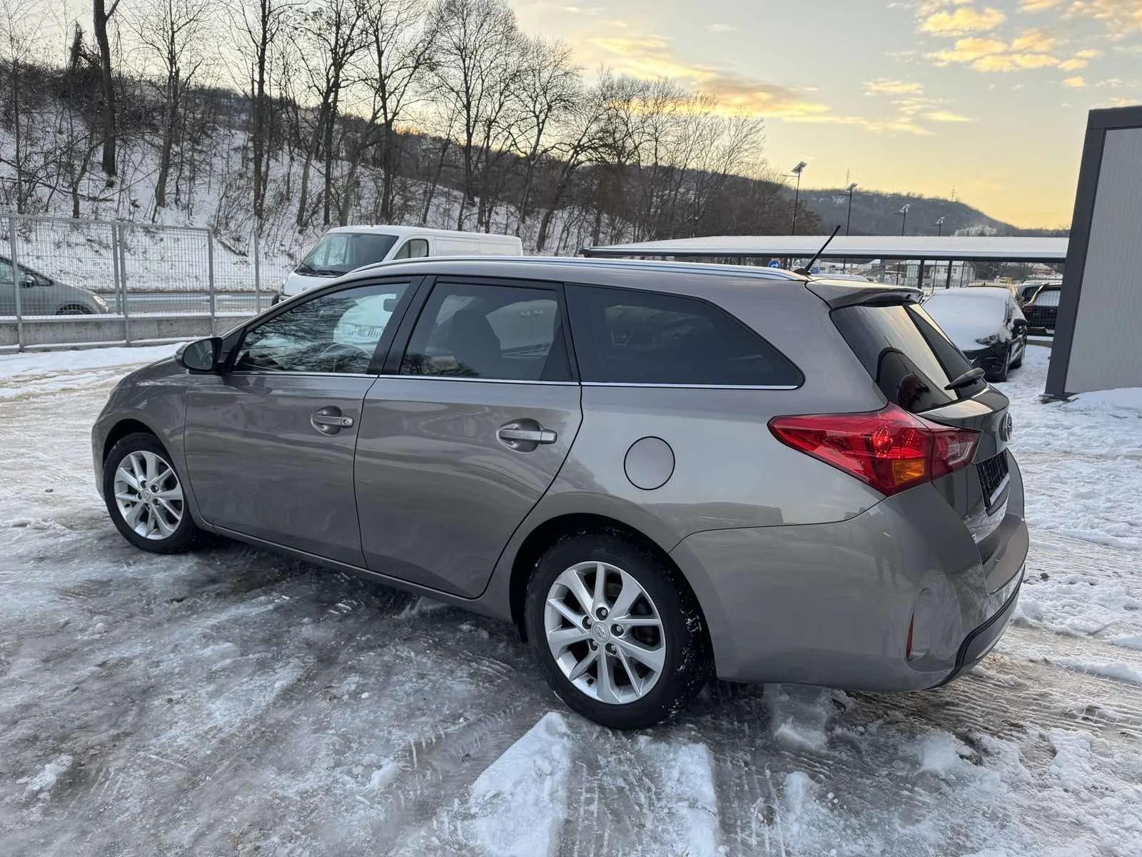 Toyota Auris 1.4D4D* PANORAMA* 95000km* LED | Mobile.bg � ����������� 7