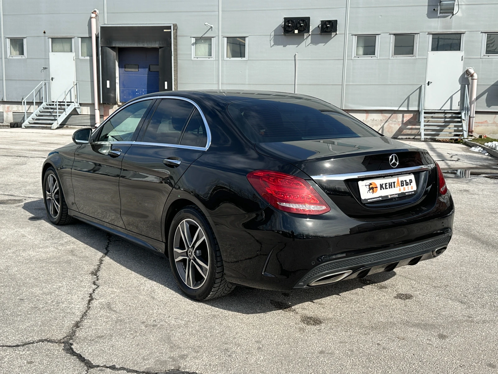 Mercedes-Benz C 180 AMG Line - изображение 3