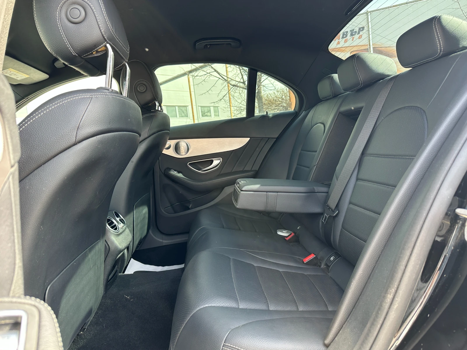 Mercedes-Benz C 180 AMG Line - изображение 9