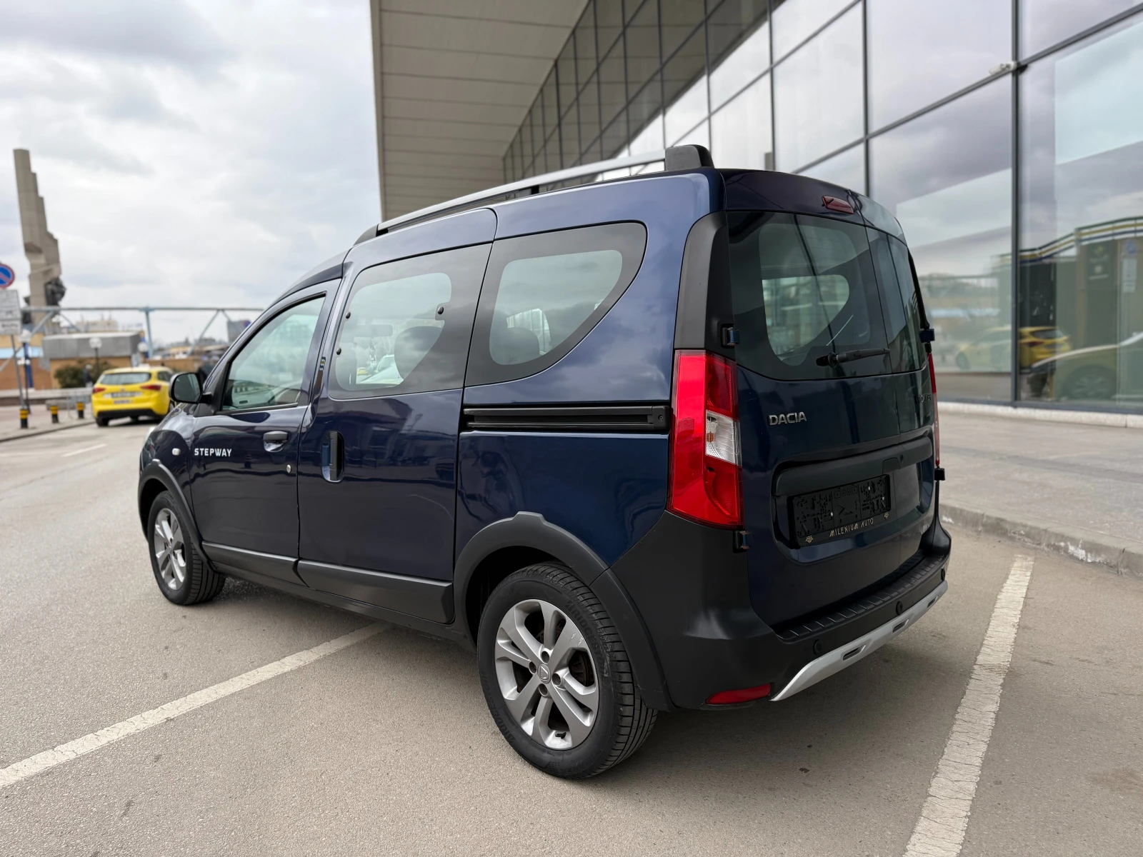 Dacia Dokker 6 МЕСЕЦА ГАРАНЦИЯ/STEPWAY 1.5DCI 90к.с. Подгрев, снимка 3 - Автомобили и джипове - 53925535