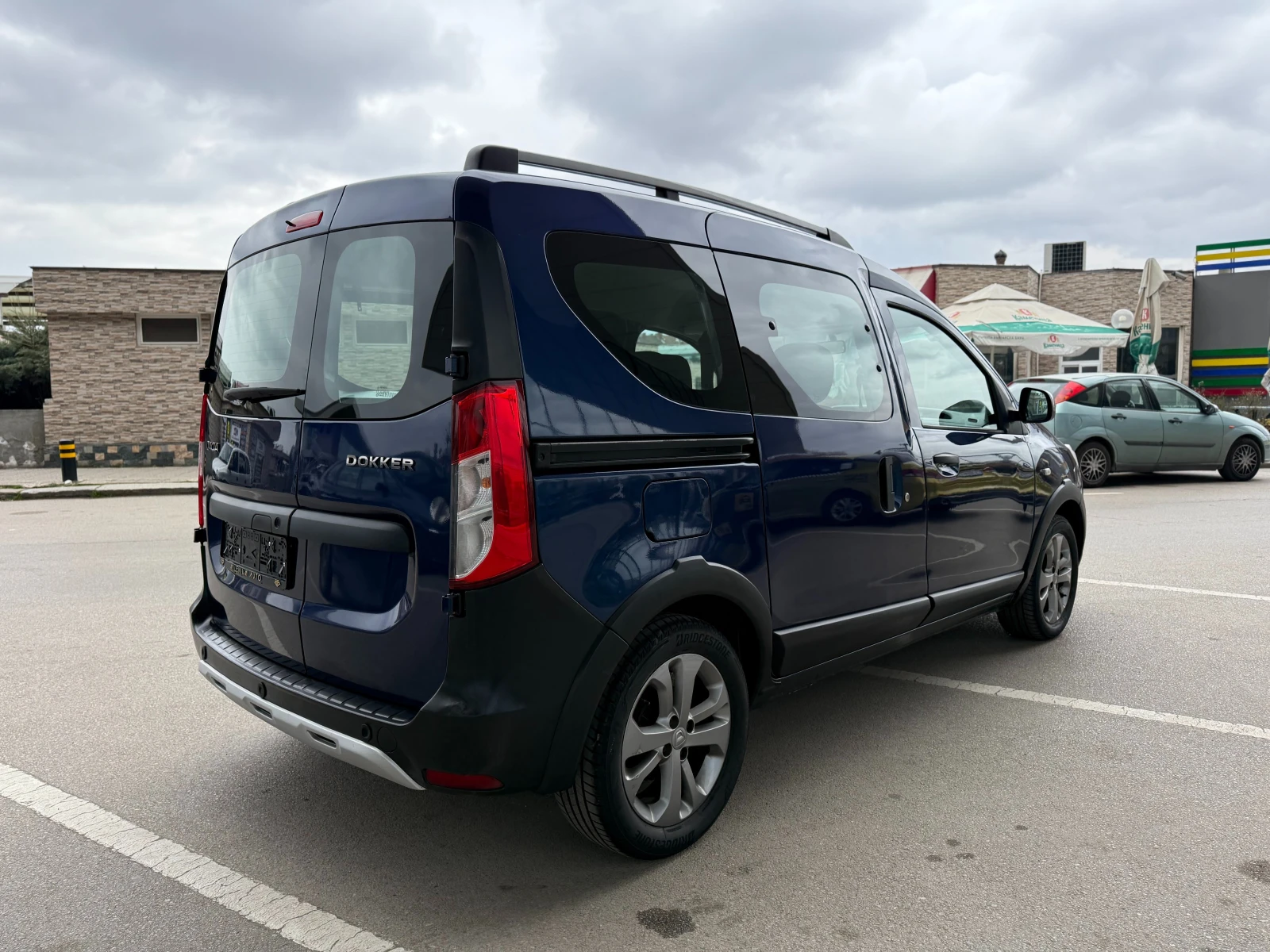 Dacia Dokker 6 МЕСЕЦА ГАРАНЦИЯ/STEPWAY 1.5DCI 90к.с. Подгрев, снимка 4 - Автомобили и джипове - 53925535