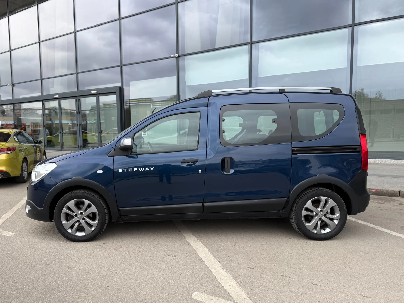 Dacia Dokker 6 МЕСЕЦА ГАРАНЦИЯ/STEPWAY 1.5DCI 90к.с. Подгрев, снимка 2 - Автомобили и джипове - 53925535