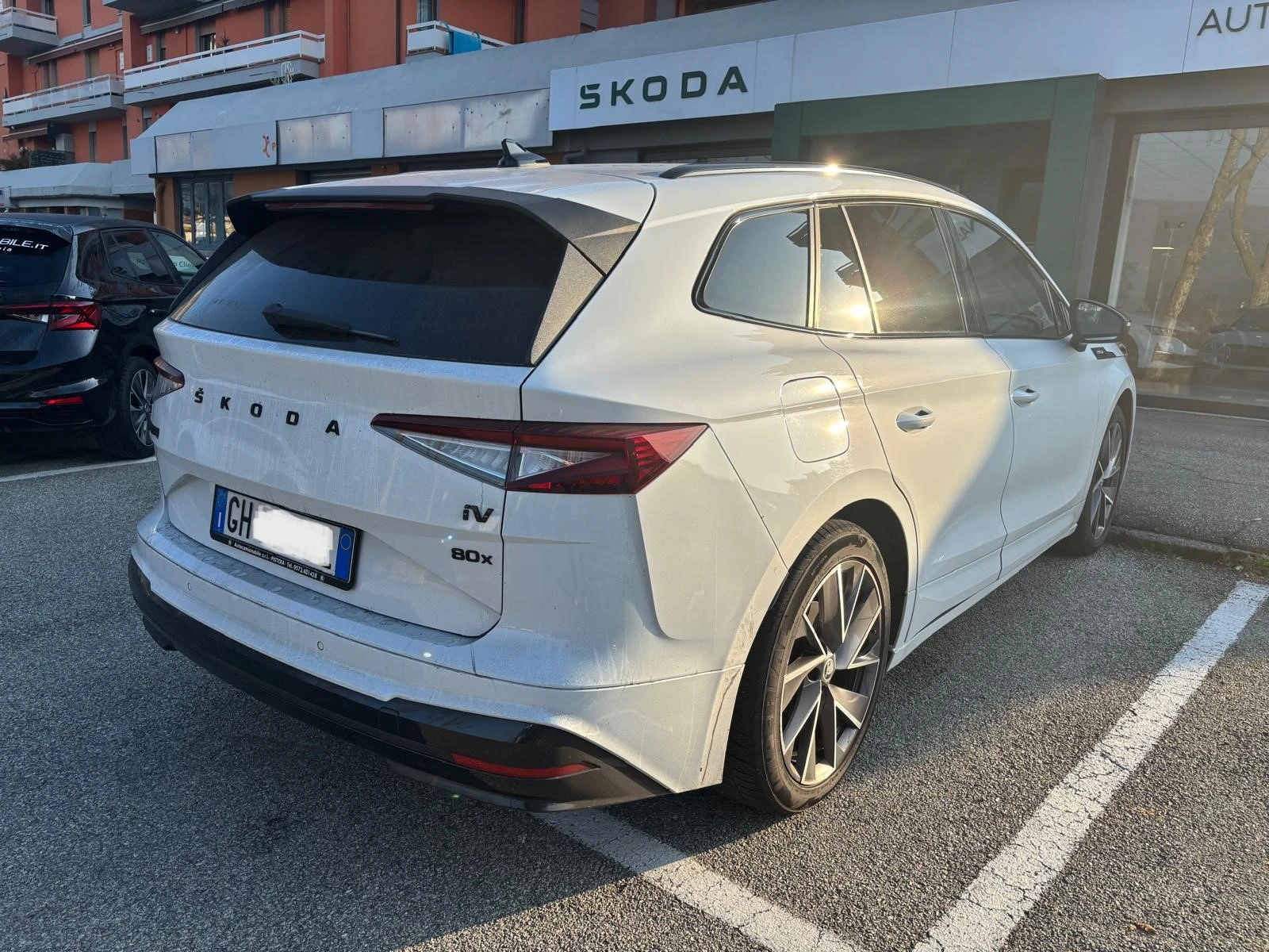 Skoda Enyaq iV 80x, снимка 3 - Автомобили и джипове - 53925487