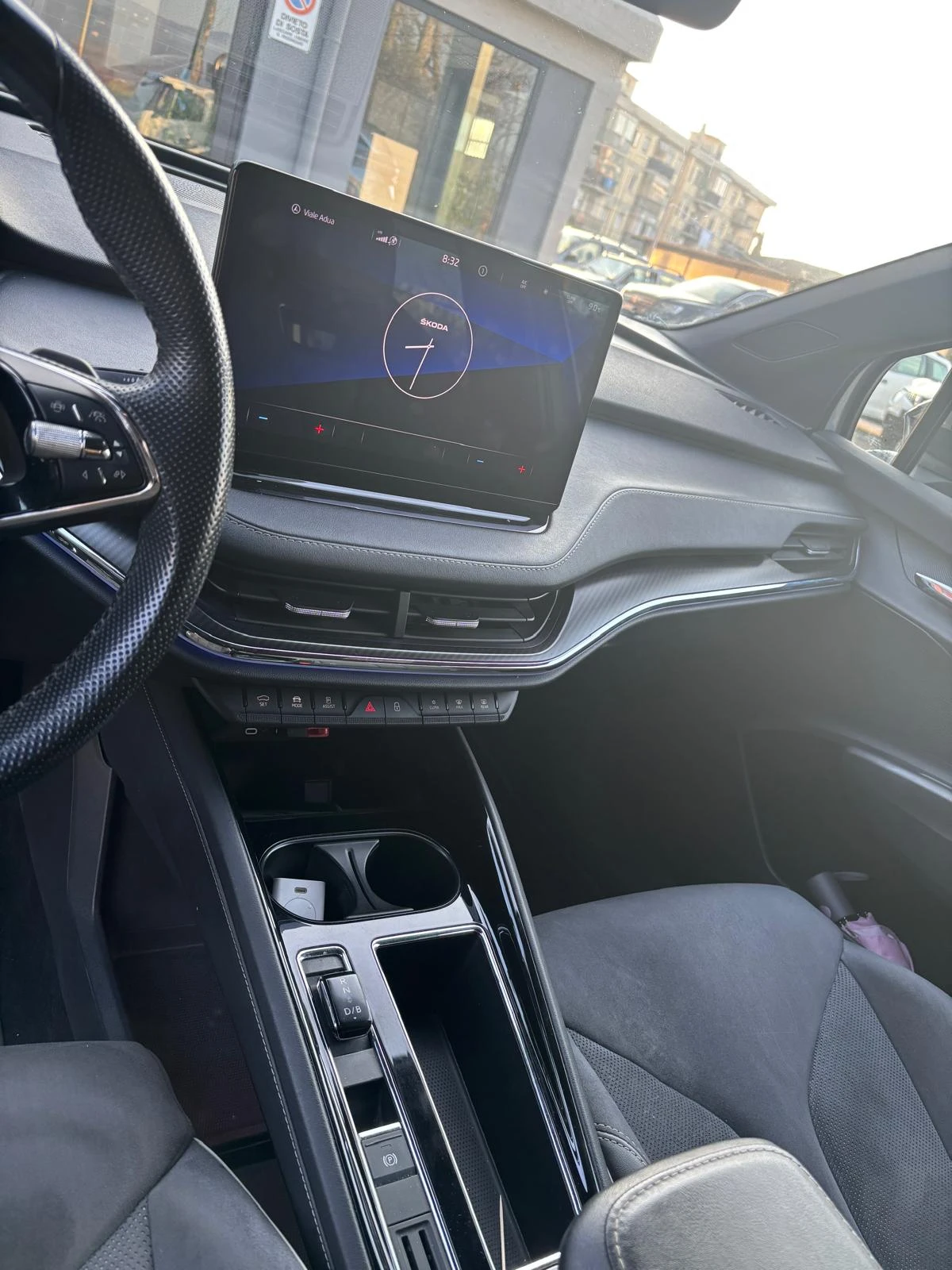 Skoda Enyaq iV 80x, снимка 5 - Автомобили и джипове - 53925487