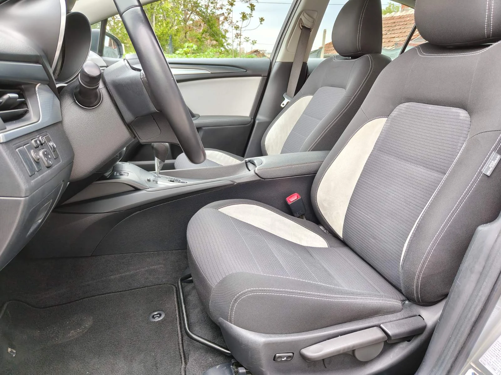 Toyota Avensis Multidrive s, снимка 10 - Автомобили и джипове - 54386254