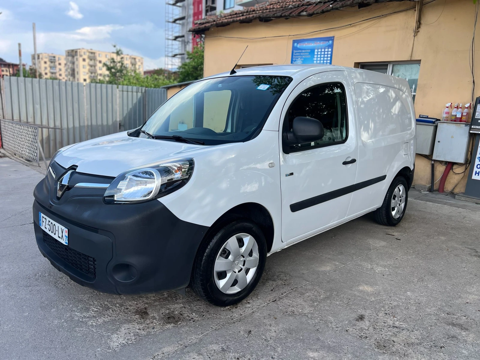 Renault Kangoo лизинг 216 евро на месец, снимка 2 - Автомобили и джипове - 54661357