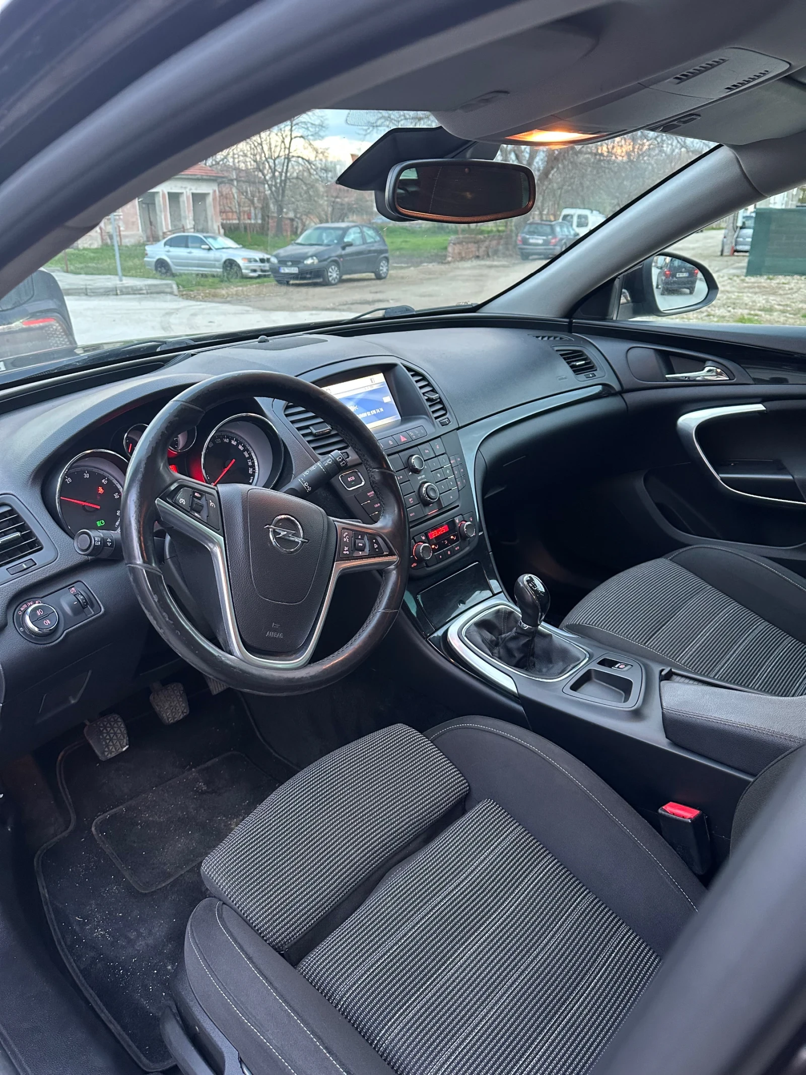 Opel Insignia, снимка 3 - Автомобили и джипове - 56191268