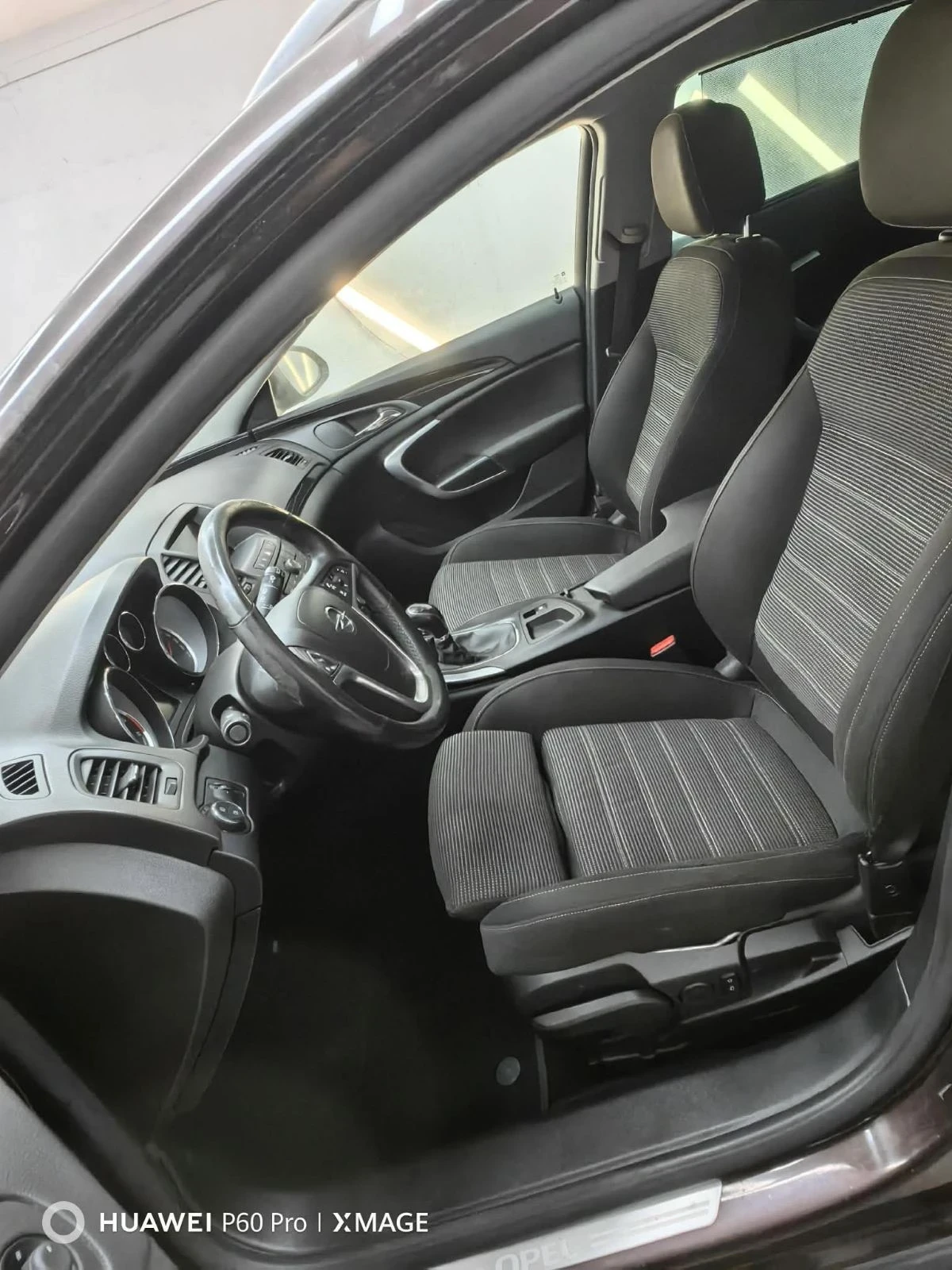 Opel Insignia, снимка 8 - Автомобили и джипове - 56191268
