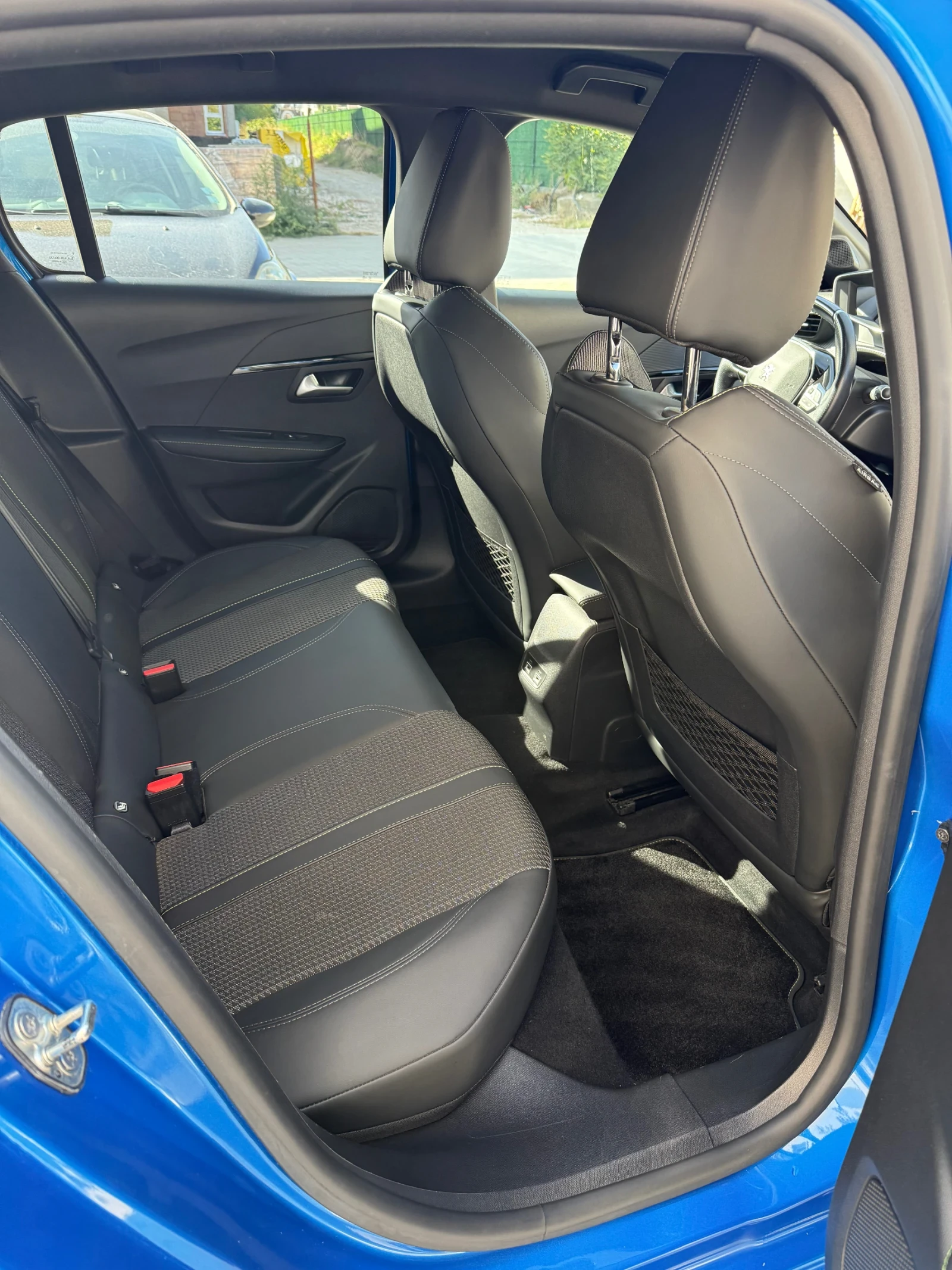 Peugeot 208 GT Line, снимка 11 - Автомобили и джипове - 56635281