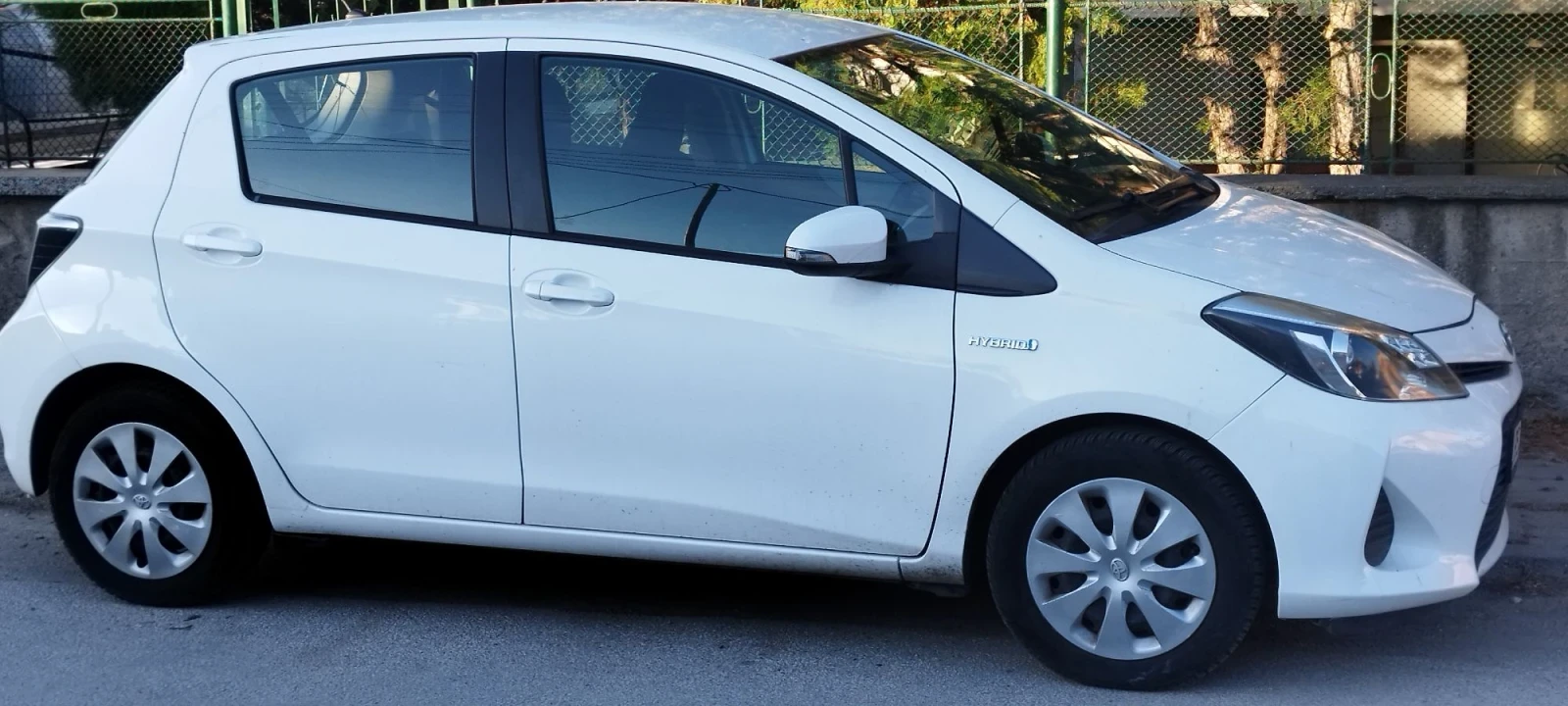 Toyota Yaris 1, 5Hibrid, снимка 3 - Автомобили и джипове - 56637114