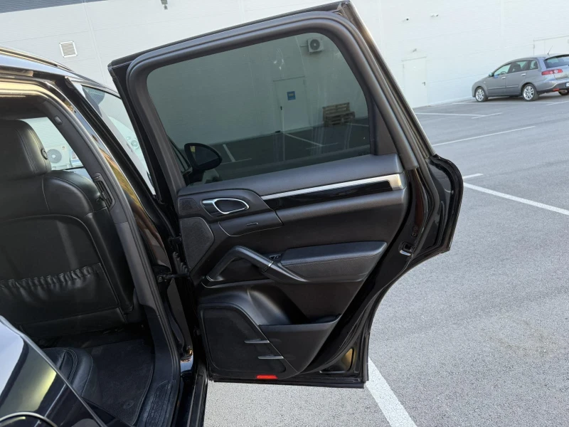 Porsche Cayenne, снимка 8 - Автомобили и джипове - 51839570