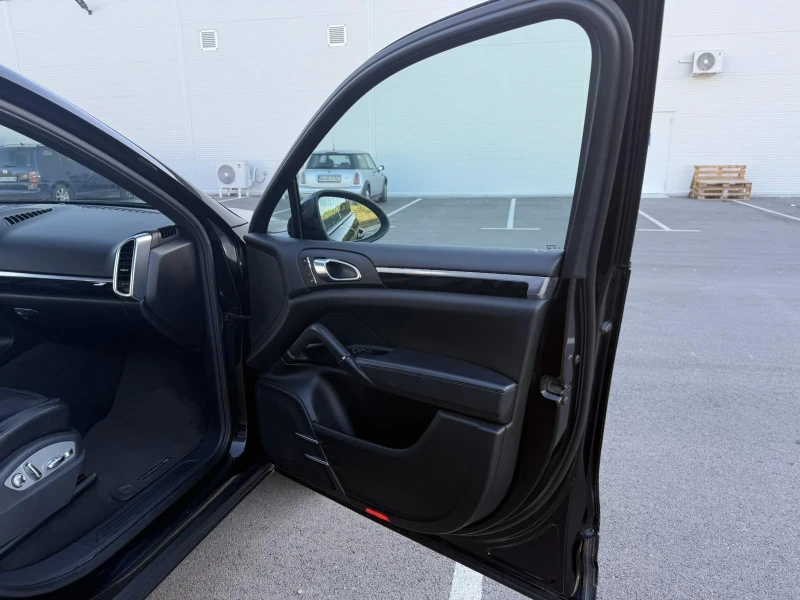 Porsche Cayenne, снимка 7 - Автомобили и джипове - 51839570