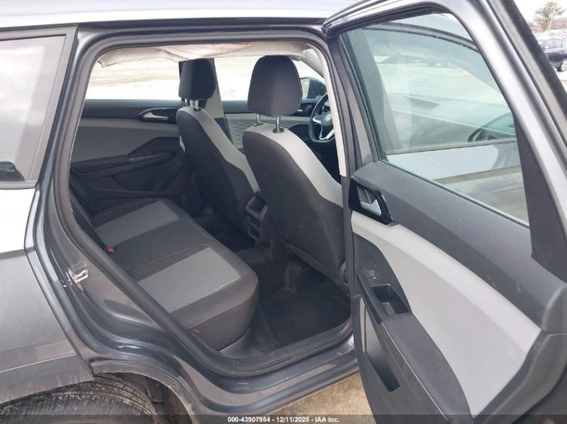 VW Taos S FWD * Възможност за лизинг* , снимка 8 - Автомобили и джипове - 53278125