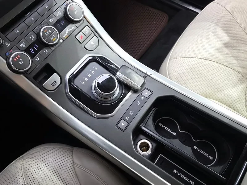 Land Rover Range Rover Evoque 2.0 Td4 Hse, снимка 9 - Автомобили и джипове - 55216038