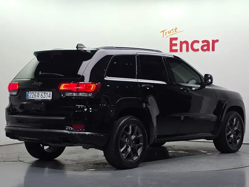 Jeep Cherokee 3.6 Limited, снимка 2 - Автомобили и джипове - 55736982