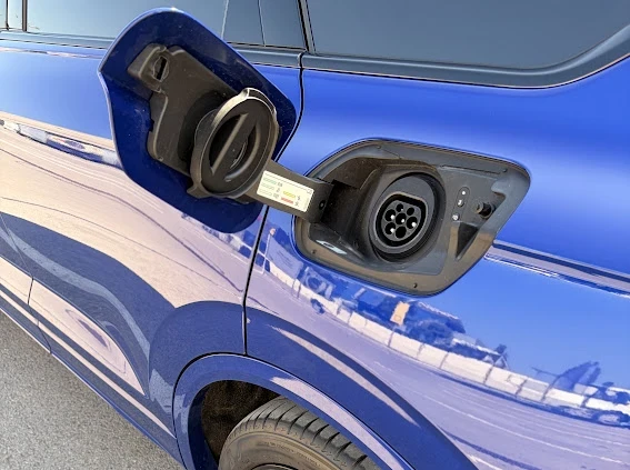 VW Touareg R E Hibrid 462 ps, снимка 4 - Автомобили и джипове - 55883999