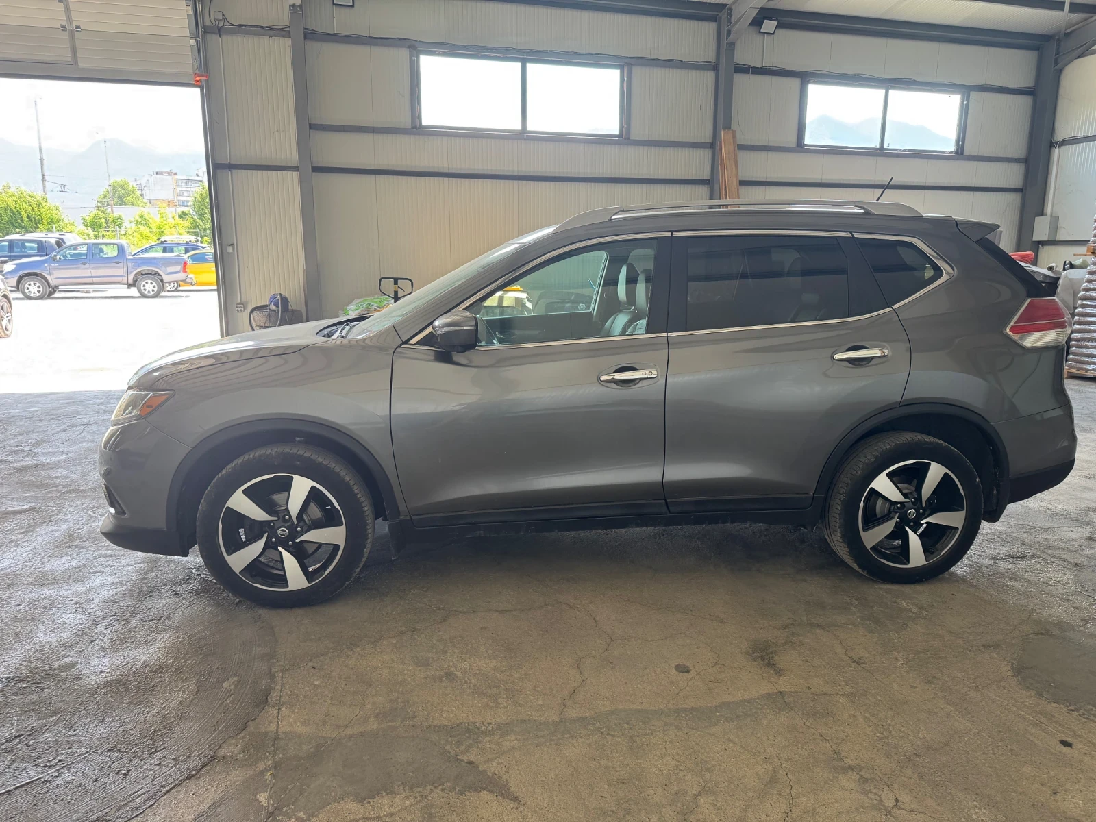 Nissan Rogue 2.4i 4x4 AVTOMAT - изображение 2