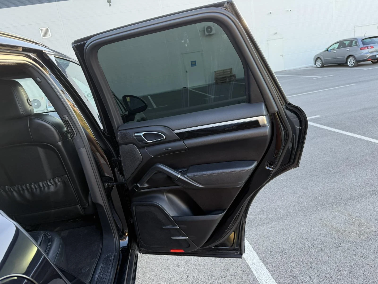 Porsche Cayenne  - изображение 8