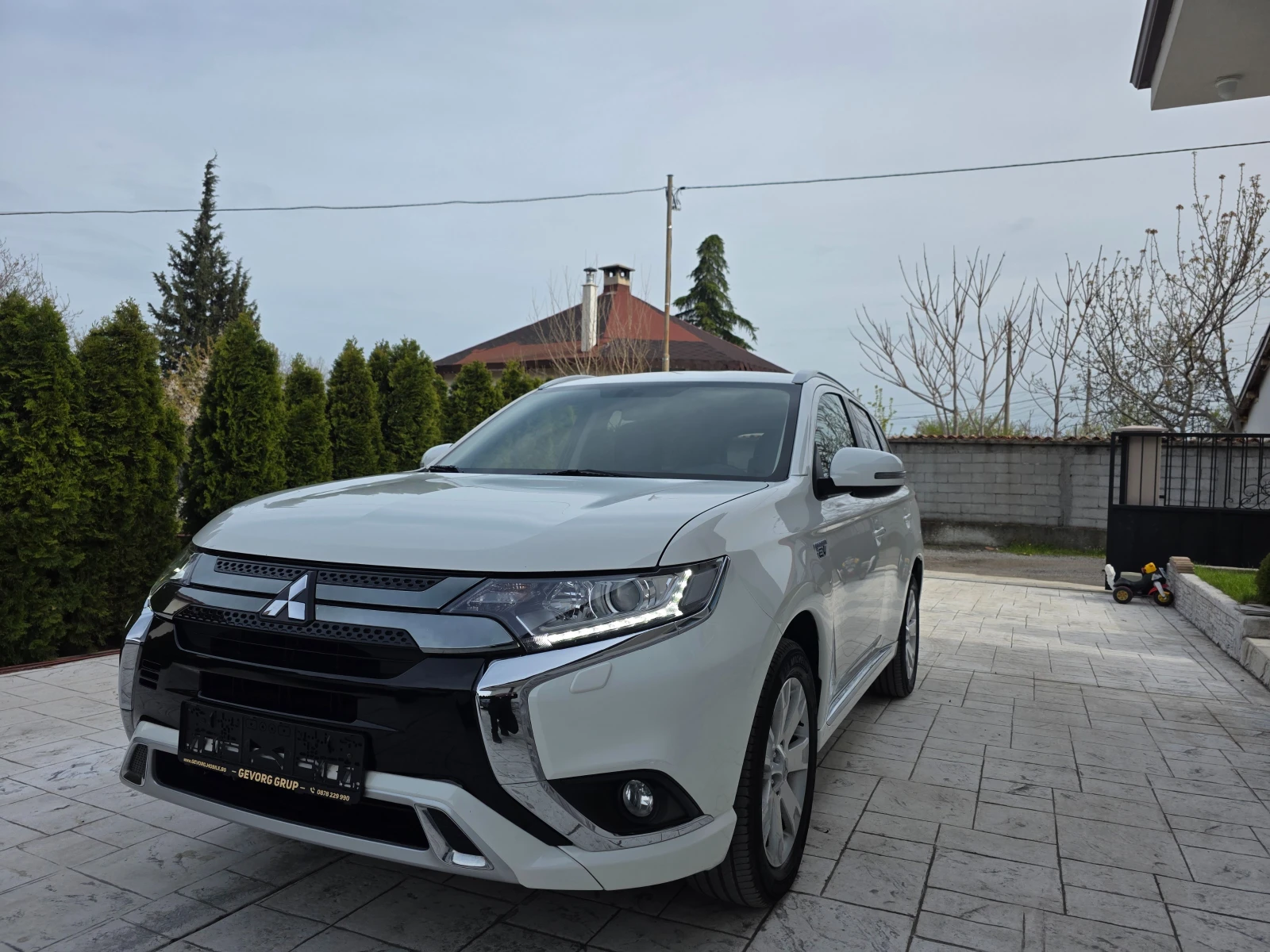 Mitsubishi Outlander 2.4 .Plug -in Hibrid 4WD 