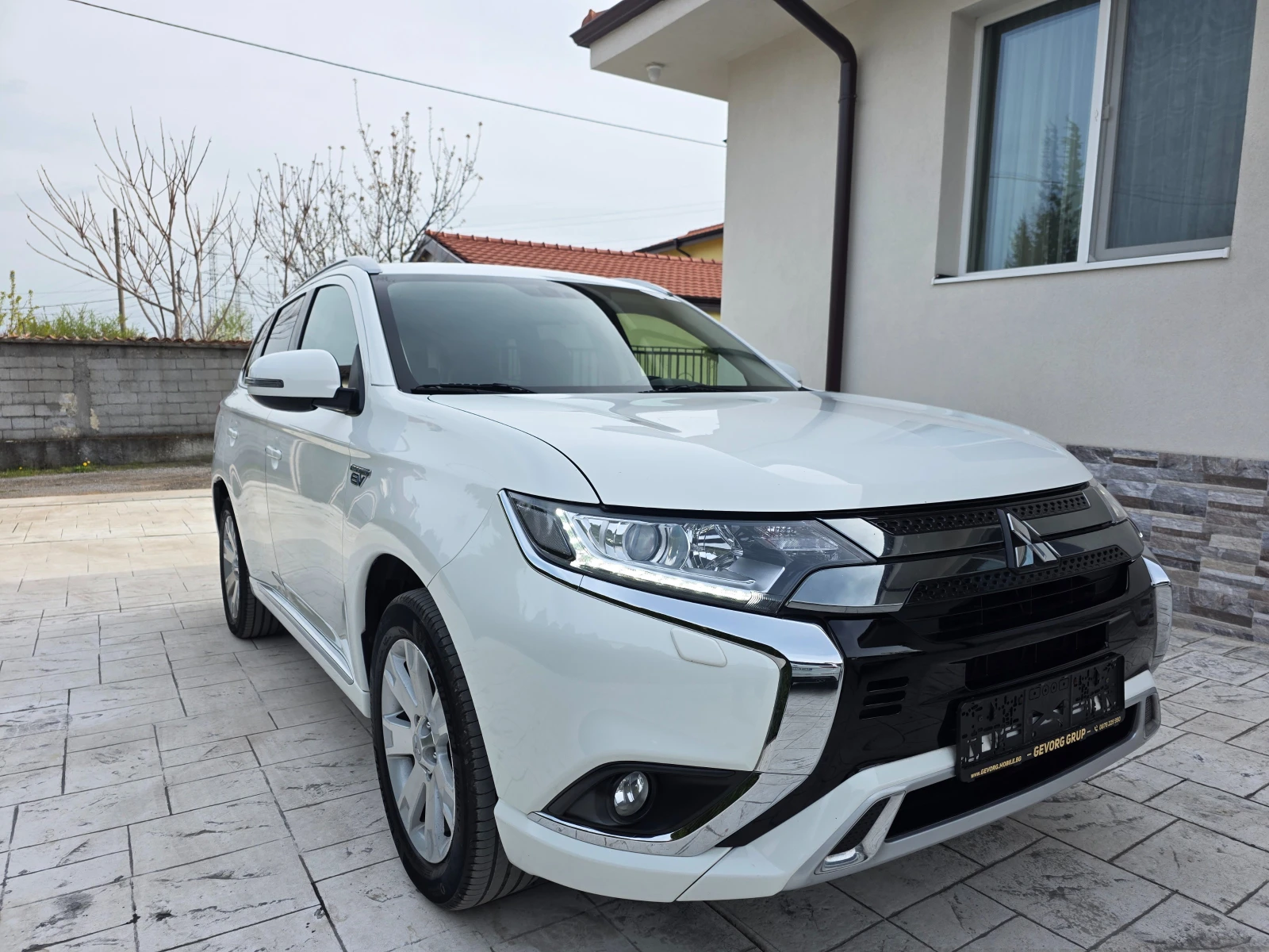 Mitsubishi Outlander 2.4 .Plug -in Hibrid 4WD  | Mobile.bg � ����������� 3