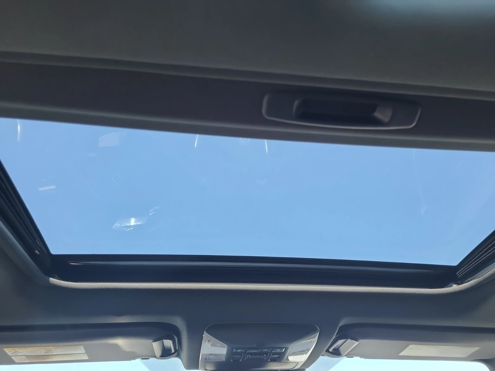Toyota Rav4 HYBRID XSE TECHNOLOGY * * CARFAX * * АВТО КРЕДИТ, снимка 8 - Автомобили и джипове - 54855786