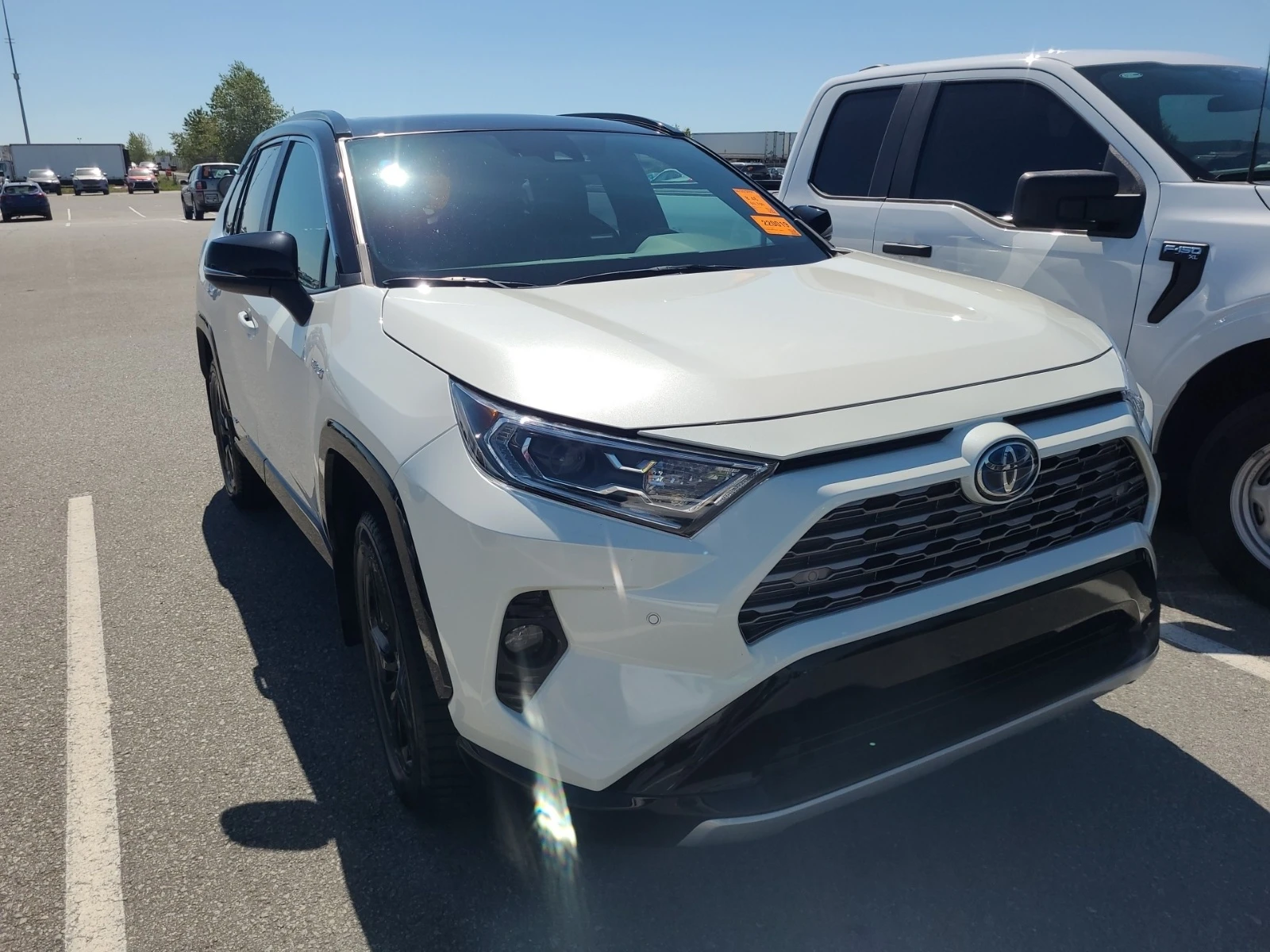 Toyota Rav4 HYBRID XSE TECHNOLOGY * * CARFAX * * АВТО КРЕДИТ, снимка 2 - Автомобили и джипове - 54855786