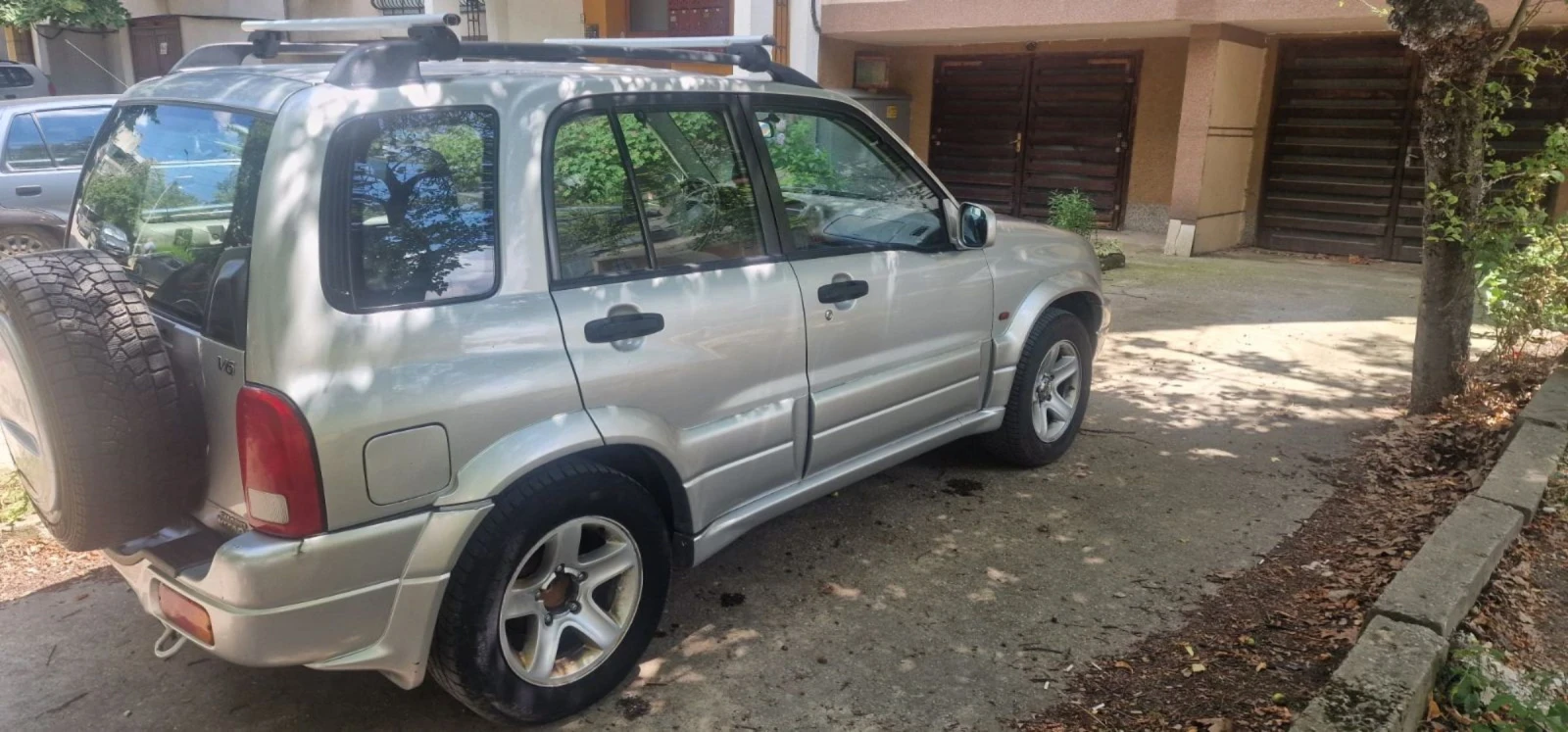 Suzuki Grand vitara 2.5 V6, снимка 2 - Автомобили и джипове - 55221110