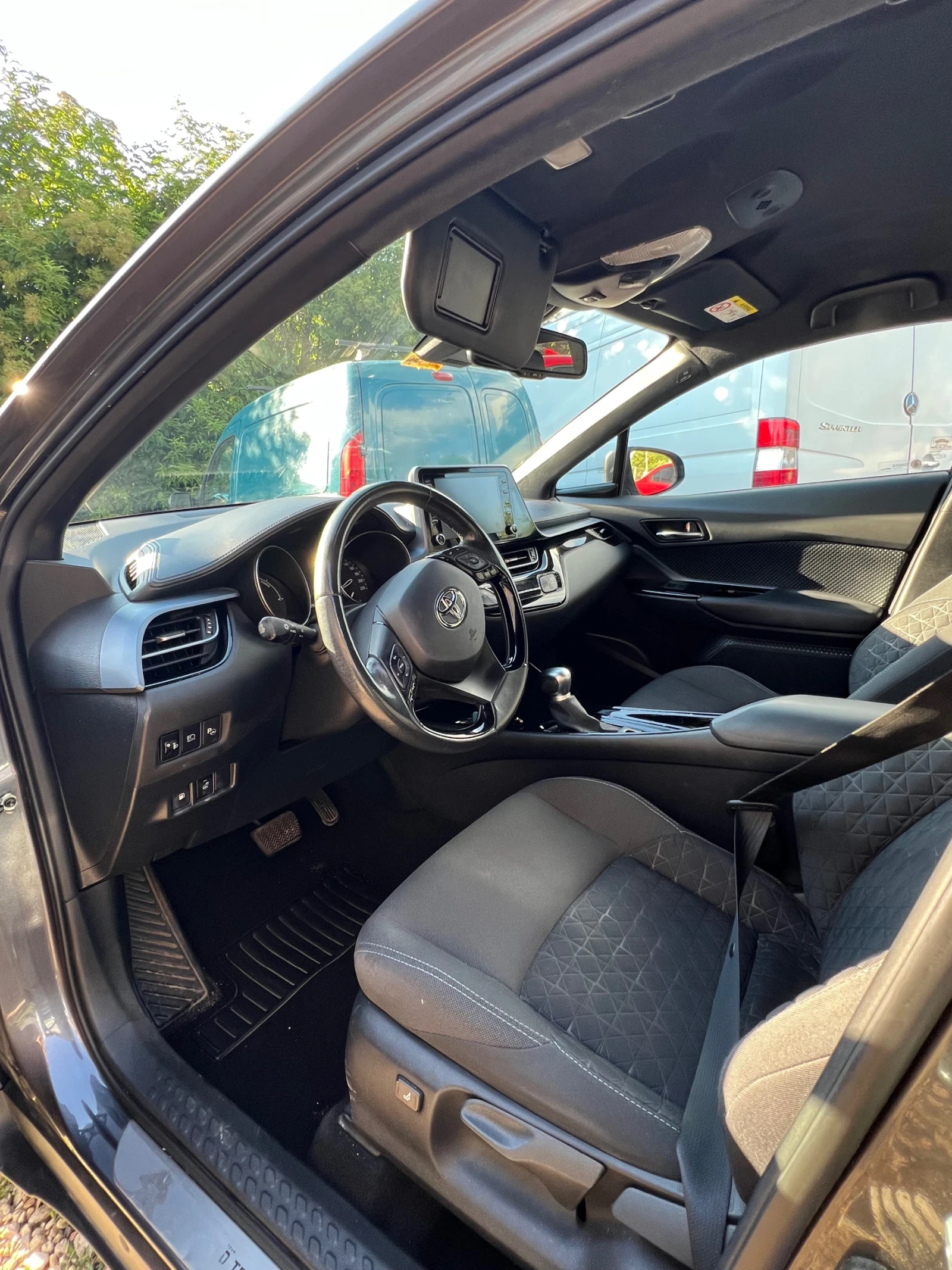 Toyota C-HR, снимка 6 - Автомобили и джипове - 55503536