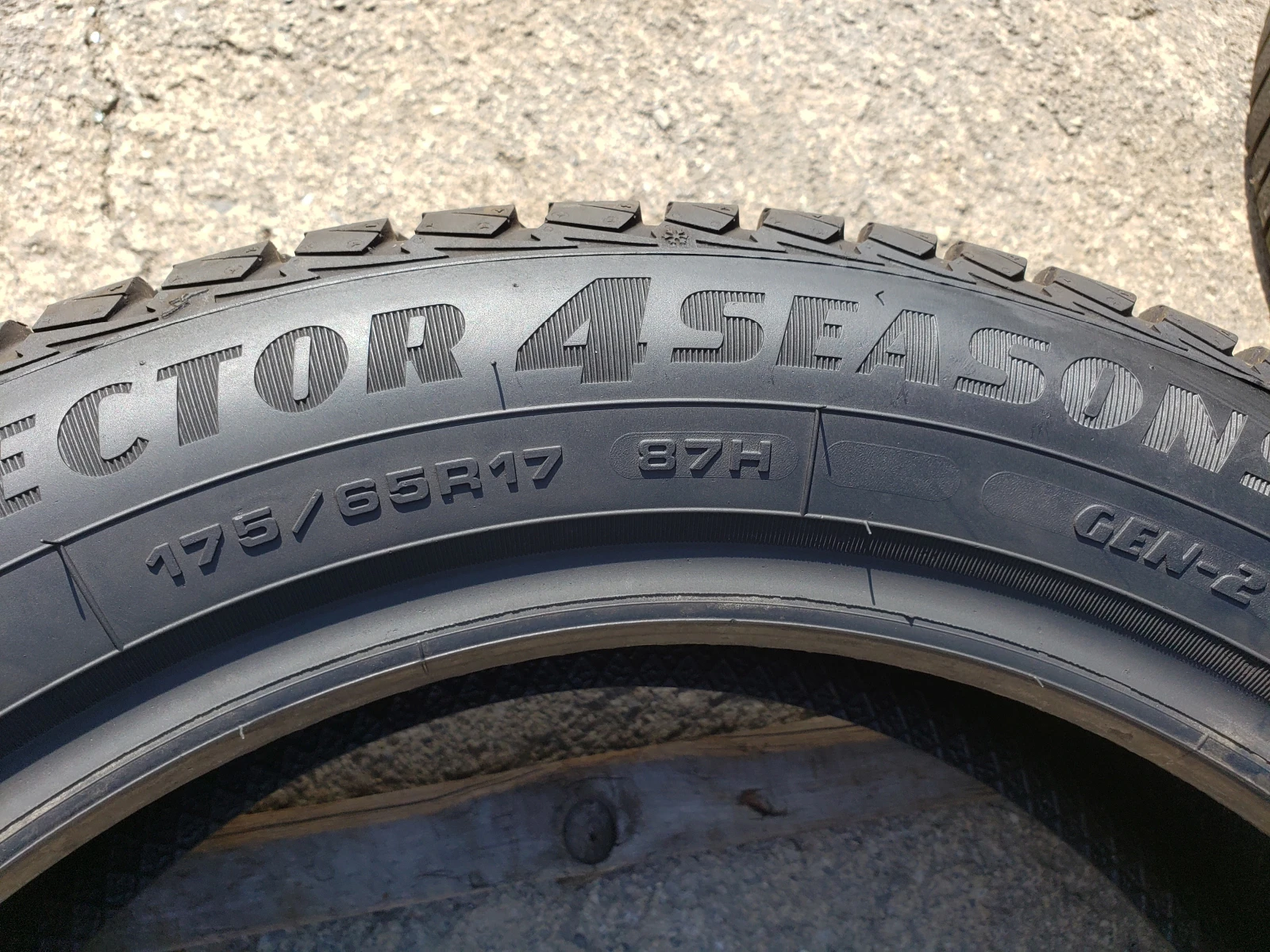 Гуми Всесезонни 175/65R17, снимка 6 - Гуми и джанти - 56197148