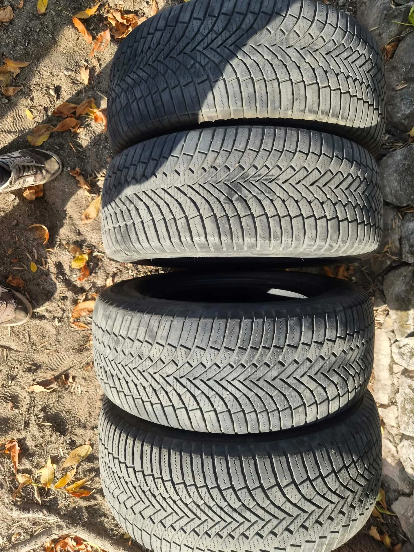 Гуми Всесезонни 235/60R16