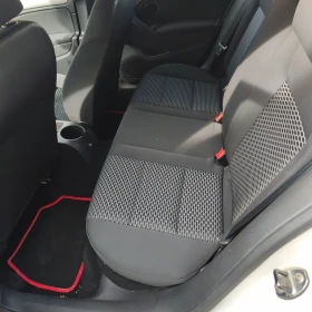 VW Golf 1.4 бенз 80 кс 2010 год. Става за Газ - 2850 € - 11838221 8