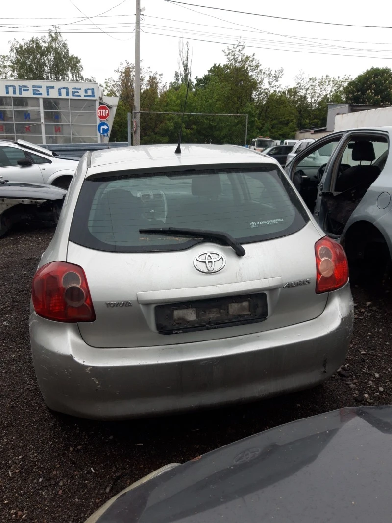 Toyota Auris 1.4D4D НА ЧАСТИ, снимка 4 - Автомобили и джипове - 40744435