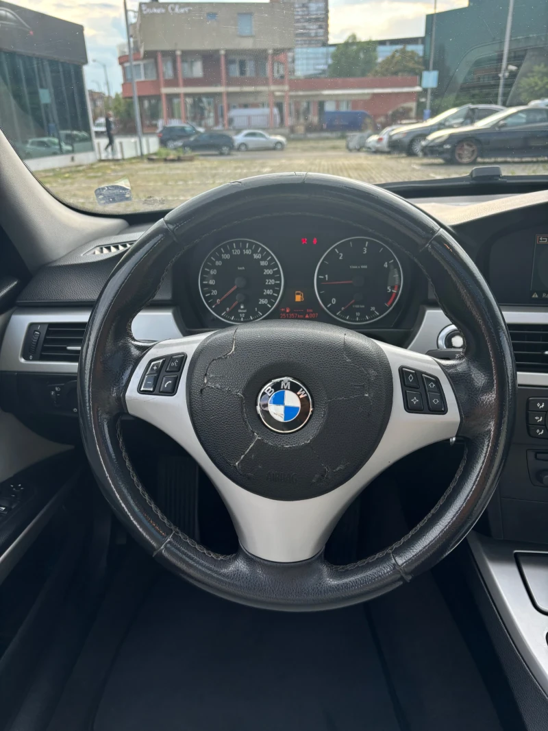 BMW 320 2.0d 163kc 6ck Панорама Кожа Navi подгрев , снимка 16 - Автомобили и джипове - 49467480