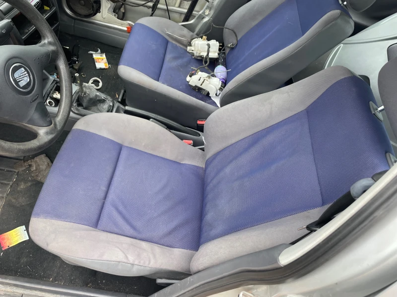 Seat Ibiza 1.4 мпи, снимка 5 - Автомобили и джипове - 49850363