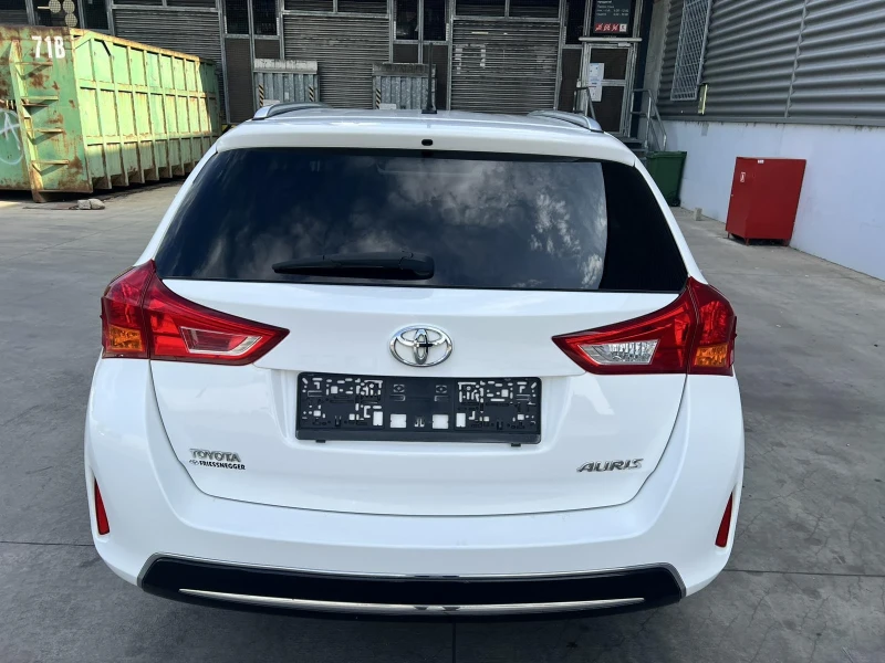 Toyota Auris 1.4 D4D, снимка 5 - Автомобили и джипове - 51503103