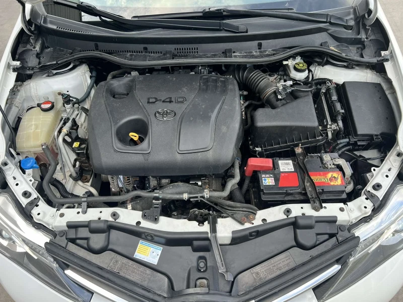 Toyota Auris 1.4 D4D, снимка 9 - Автомобили и джипове - 51503103