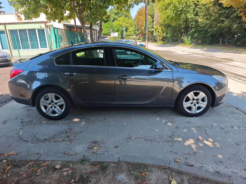 Opel Insignia 1.8i-140/Navi/Hatchback, снимка 6 - Автомобили и джипове - 51665189