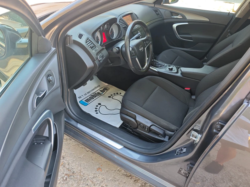 Opel Insignia 1.8i-140/Navi/Hatchback, снимка 9 - Автомобили и джипове - 51665189