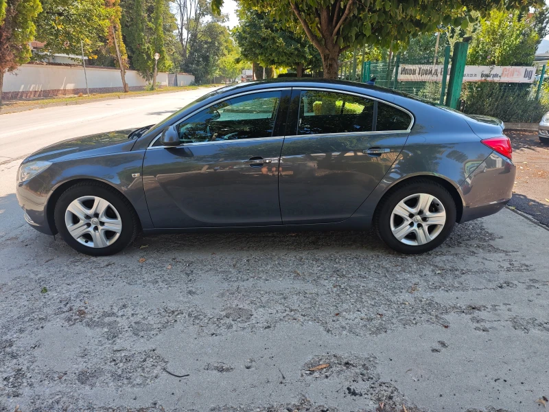 Opel Insignia 1.8i-140/Navi/Hatchback, снимка 2 - Автомобили и джипове - 51665189