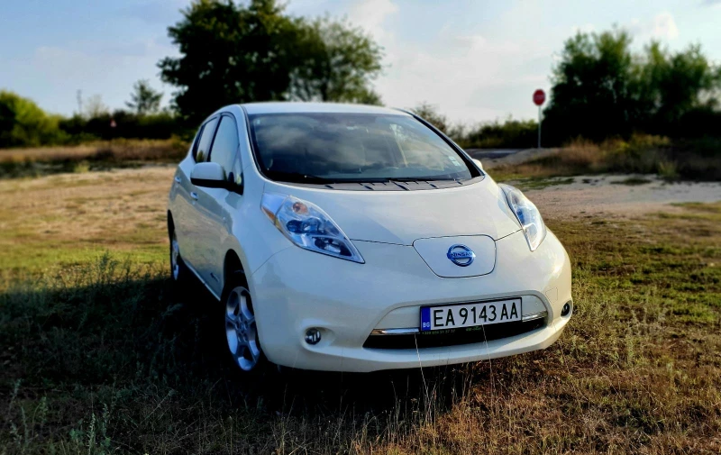 Nissan Leaf , снимка 12 - Автомобили и джипове - 52394413